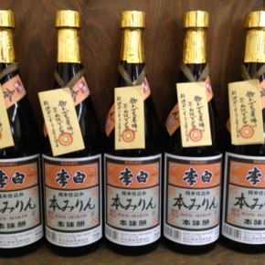 ご好評いただいています、島根県李白酒造の本みりん(720ml/1.8l)。原料中の米麹も焼酎も自社製造の風味ゆたかな純米本みりんです。
