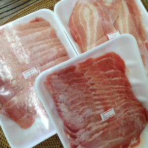 大宜味村アインファームさんから、こだわりアグー豚の肩ロース、バラ肉、ウデ肉のスライスが入荷しました！