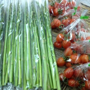 4/6(thu)の仕入れです。  うるま市 玉城勉さんの自然栽培のアスパラ・ミニトマト、が入荷しました！