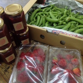 国頭村 森岡いちご農園さんの無農薬・無肥料・露地栽培のいちご・スナップエンドウ・イチゴジャムが入荷しました！