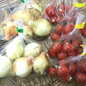 4/27(fri)本日の仕入れです。  うるま市 玉城勉さんの自然栽培のミニトマト・玉ねぎが入荷しました！