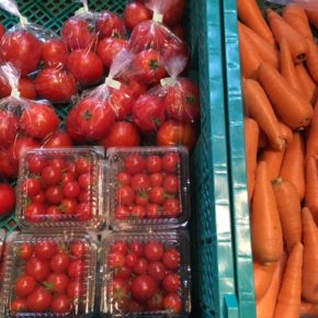 八重瀬町 島袋悟さんの自然栽培の人参、久手堅憲也さんの自然栽培のミニトマト・中玉トマトが入荷しました！