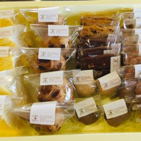 浦添牧港、おかしのルポムさんのシュークリーム・ガトーショコラ・マカロン・クッキーいろいろ入荷しました！